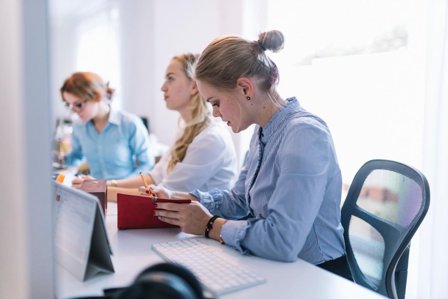 Moderne Arbeitsumgebung für Finanzanalytik